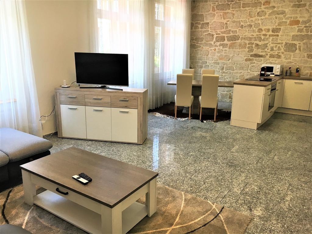 Ariba Aparthotel Базель Экстерьер фото